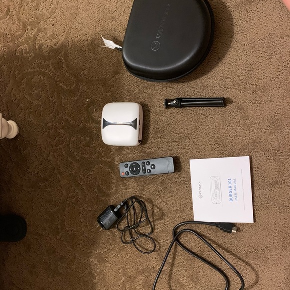 portable mini projector - Picture 2 of 3